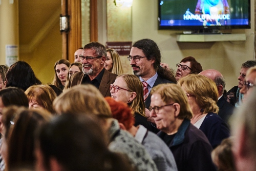 Setkání členů klubu DnV po inscenaci Člověk nikdy neví