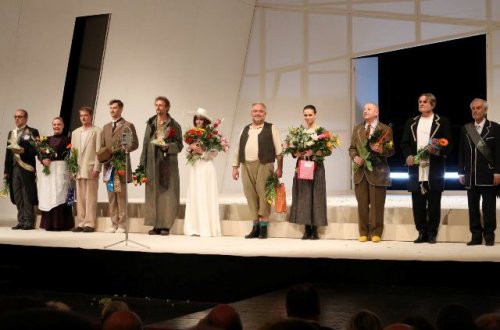 Les premiéra