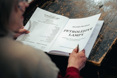 Petrolejové lampy - první čtená zkouška