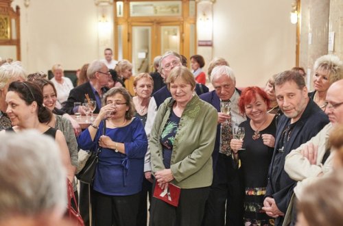 Setkání členů klubu po premiéře Ahoj, krásko (Linda)