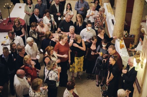Setkání členů Klubu DnV po inscenaci Obchodník s deštěm