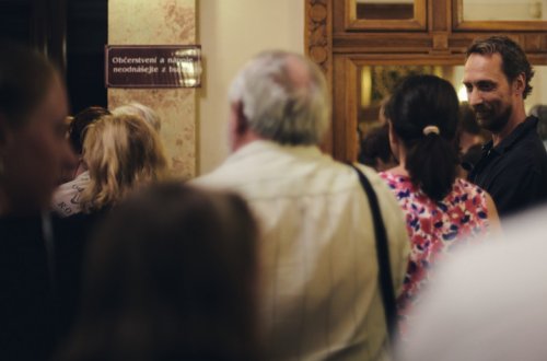 Setkání členů Klubu DnV po inscenaci Obchodník s deštěm
