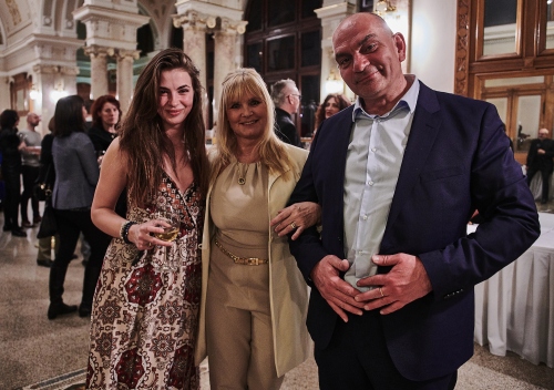Vzpoura lásky premiéra